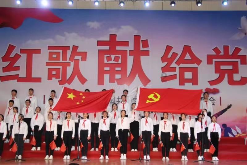 姚明女儿,田亮女儿,李小鹏女儿,都是体育界星宝,差别却很大